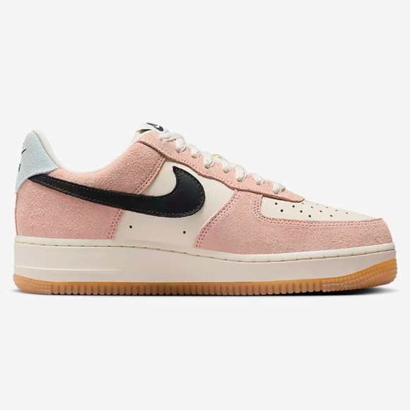 Nike Air Force 1'07
Women's Shoes - Picture 6 of 16